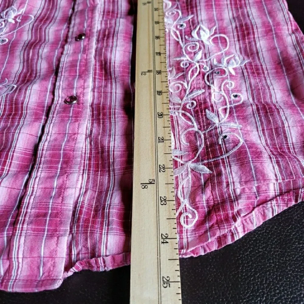 LifeStyle Pink Plaid Embroidered Western Snap Shirt Women's Size S Long Sleeve